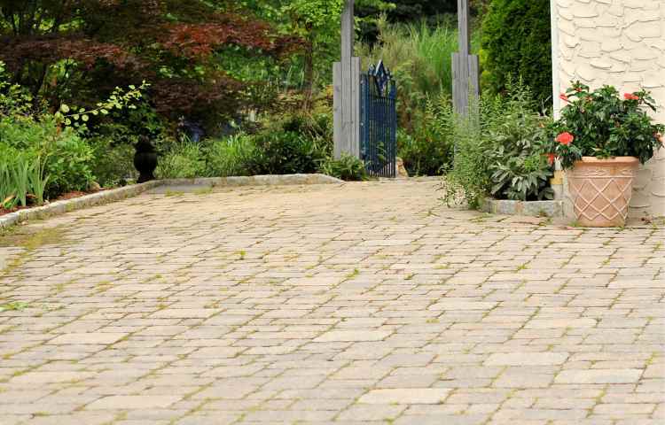 paving and driveway contractors woodland hills