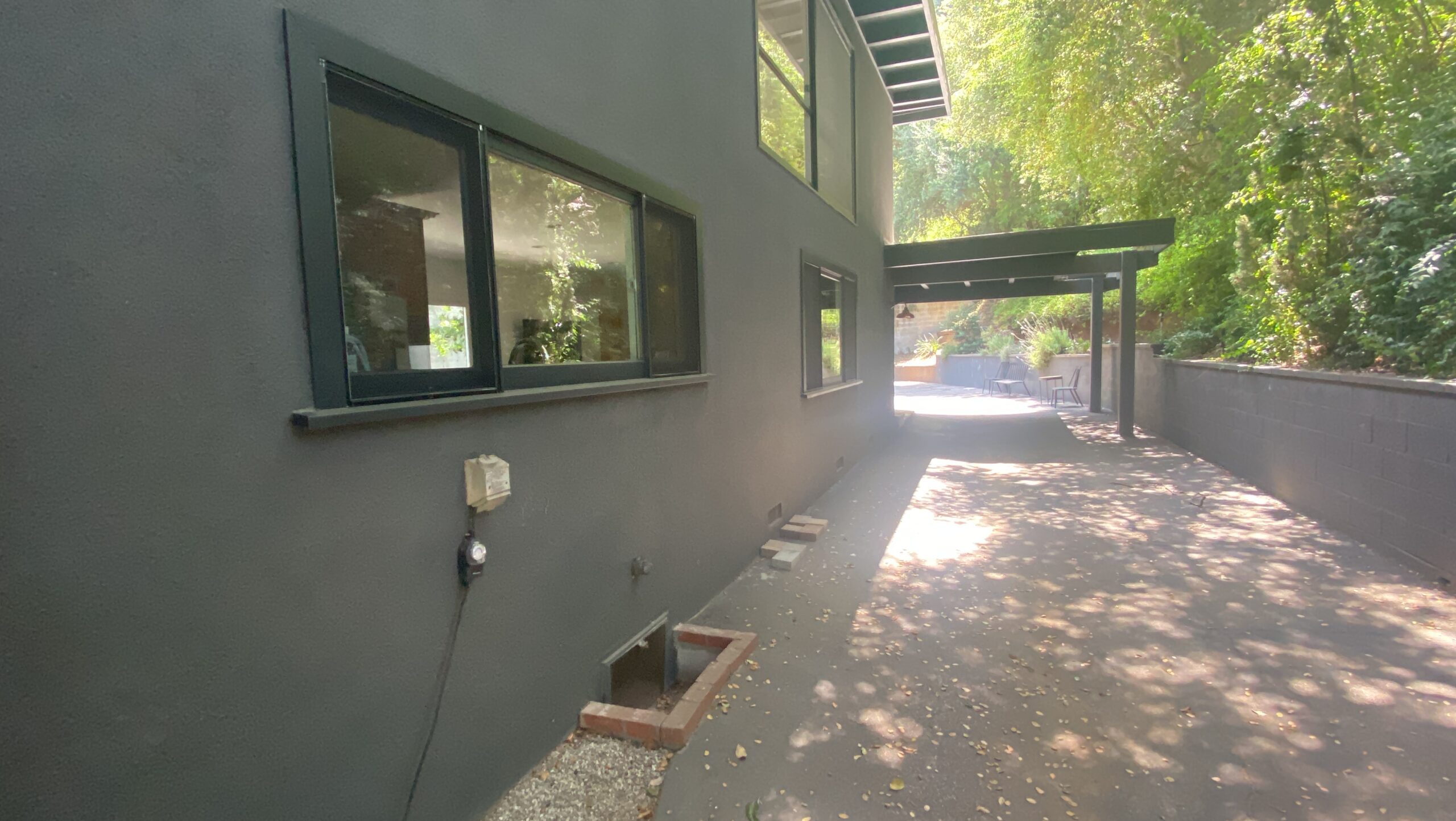 Driveway before renovation prior to design and construction by Pacific Outdoor Living