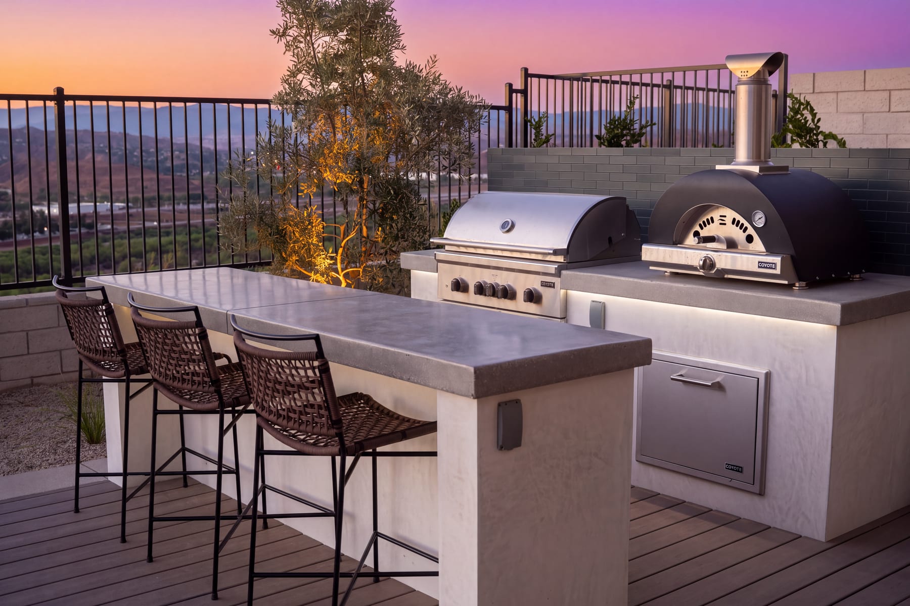 Outdoor Kitchens & Dining services in Los Angeles