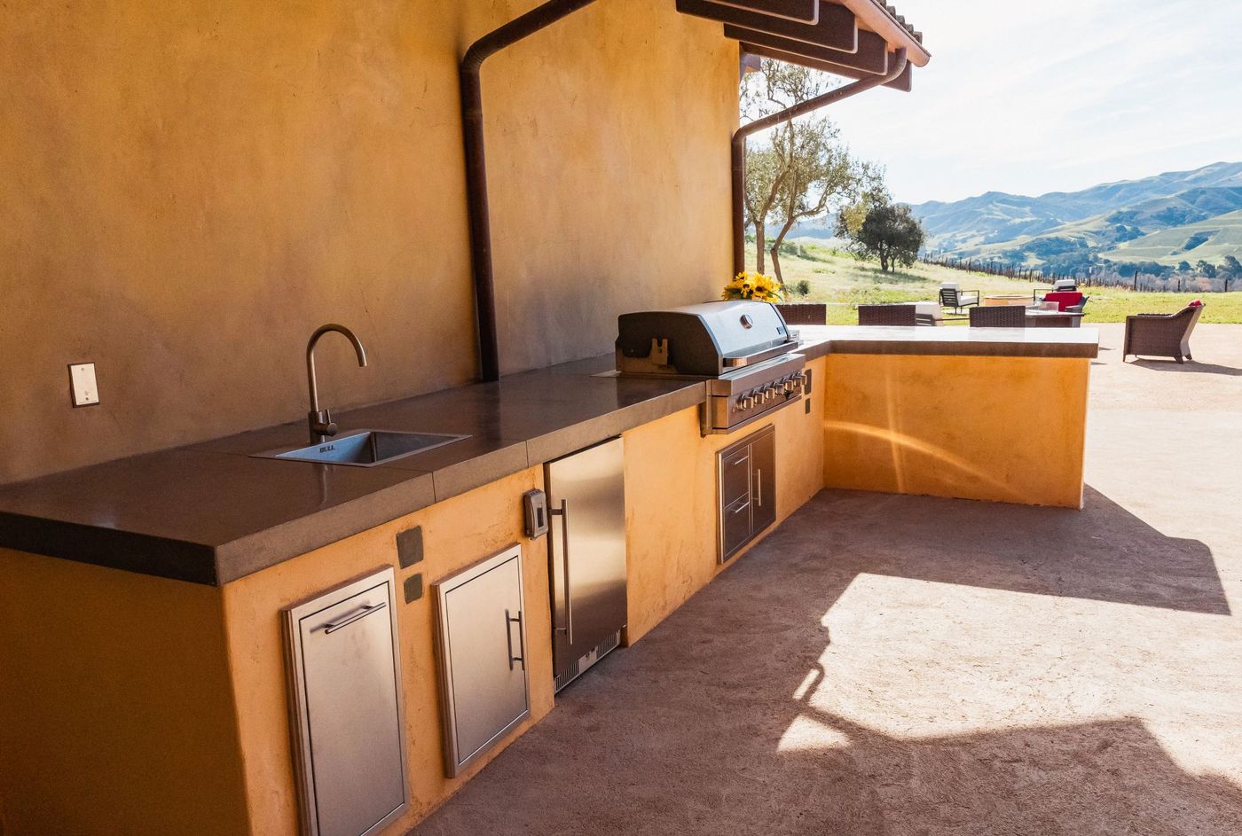 Built-In BBQ Outdoor Kitchen in San Luis Obispo