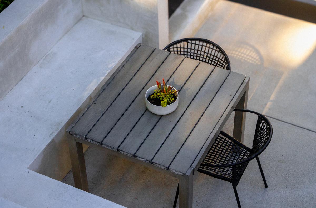 Heat-smart backyard with shade and entertaining zones